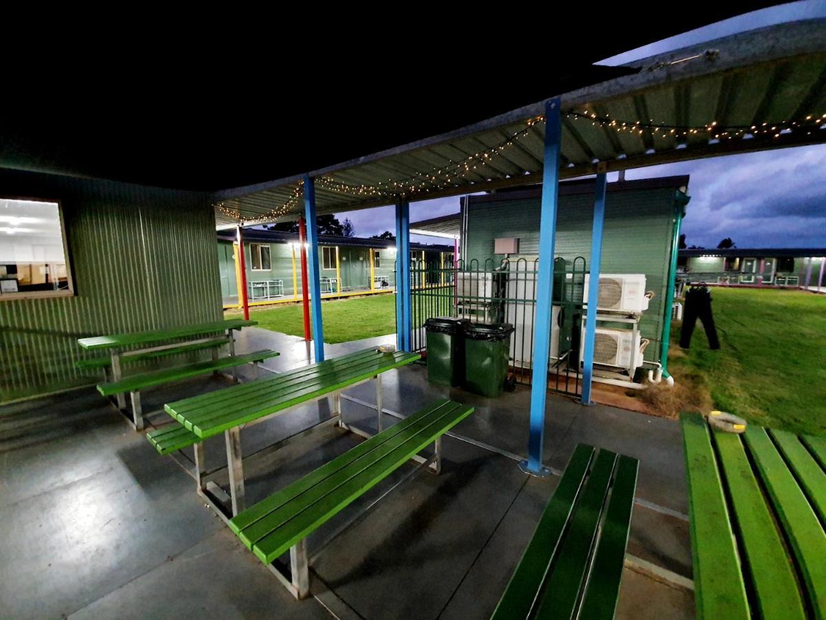 Hostel Palm Tree Backpackers Bundaberg Exterior foto